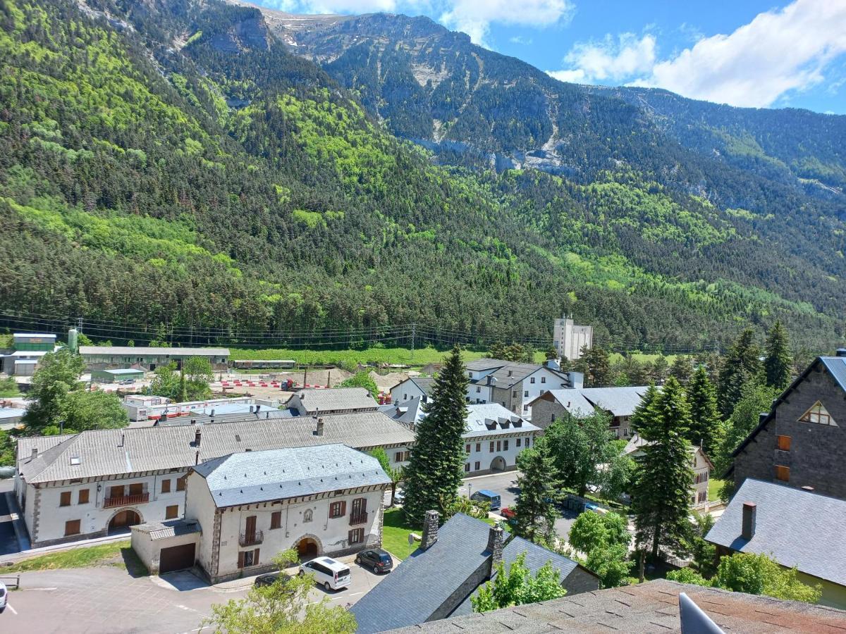 Апартаменты Apartamento En Canfranc Estacion Экстерьер фото